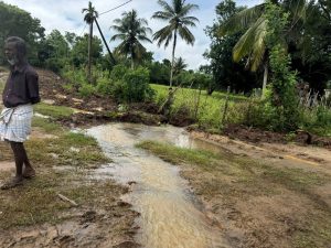 அனர்த்தத்தின் பின்னரான வீதி புனரமைப்பு மற்றும்  வடிகால் சீரமைப்பு  பணிகள் – 2025.12.16 –  புதியகோவில்குளம் – 5ம் ஒழுங்கை